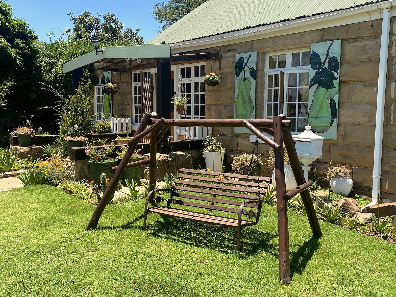 The garden swing